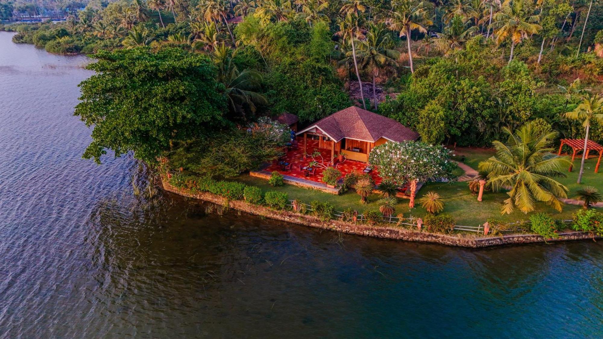 Fragrant Nature Backwater Resort & Ayurveda Spa Kollam Exteriér fotografie